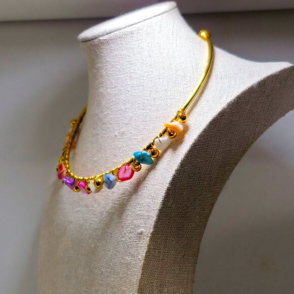 SOLD!!!   Elegant Bronze Choker with Vibrant Natural Stone - Picture 4 of 5